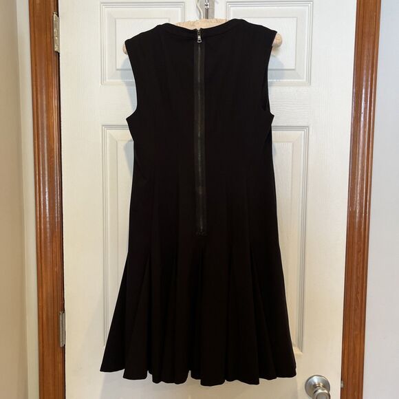 Carmen Marc Valvo Black Cocktail Dress Sleeveless Bottom Pleated Size 4 - Picture 2 of 6